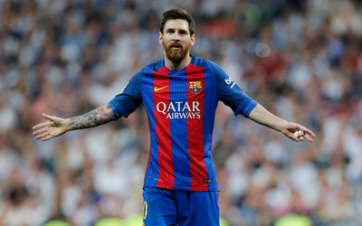 浩瀚电竞-于帕梅卡诺当选德甲月度最佳后卫