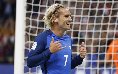 浩瀚电竞精华-奥卡福尔进球后比心庆祝